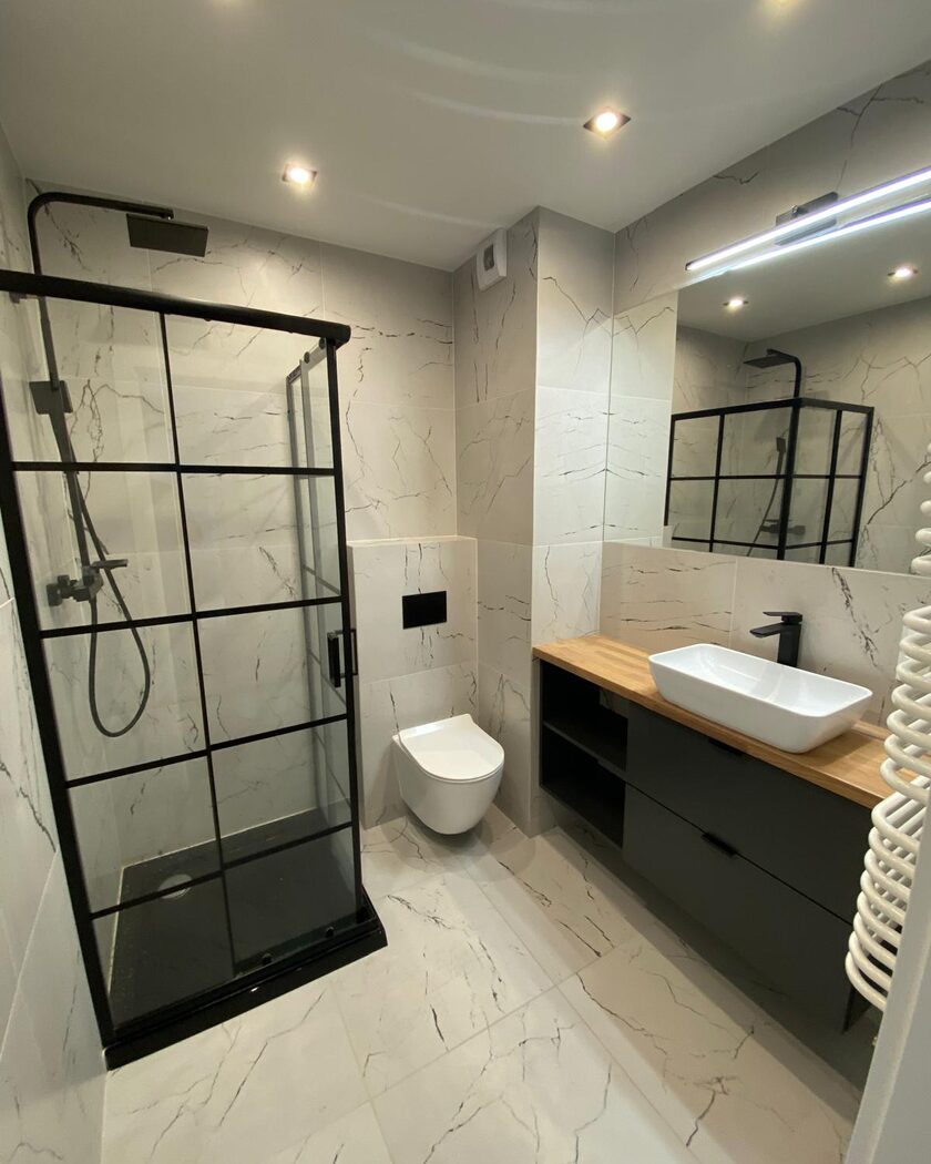Wykończona łazienka w mieszkaniu pod wynajem — Studio Hirsz